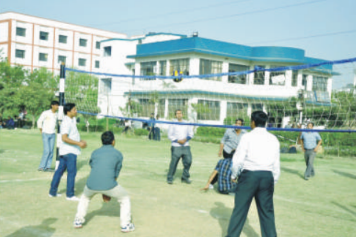 https://cache.careers360.mobi/media/colleges/social-media/media-gallery/6519/2018/11/21/Outdoor Games of HR Institute of Hotel Management Ghaziabad_Sports.png